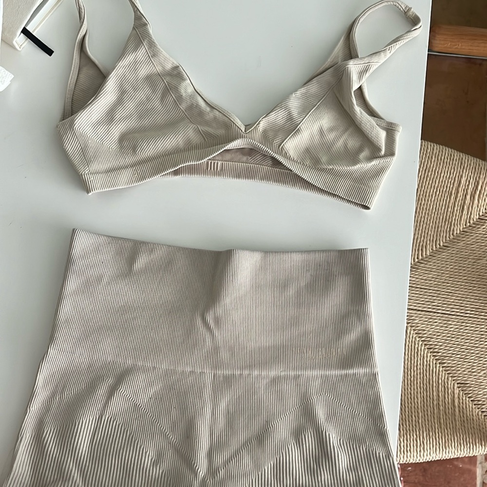 Adam selman set size L